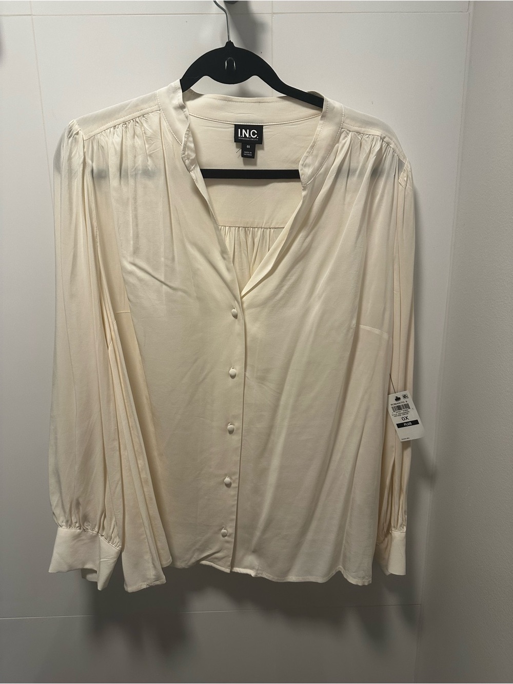 NWT INC International Concepts Ivory Romantic Blouse 0X Long Sleeve Button Front